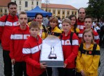Při slavnostním zakončení her nám vedoucí výpravy Prahy přinesly ukázat pohár za celkové 3. místo
